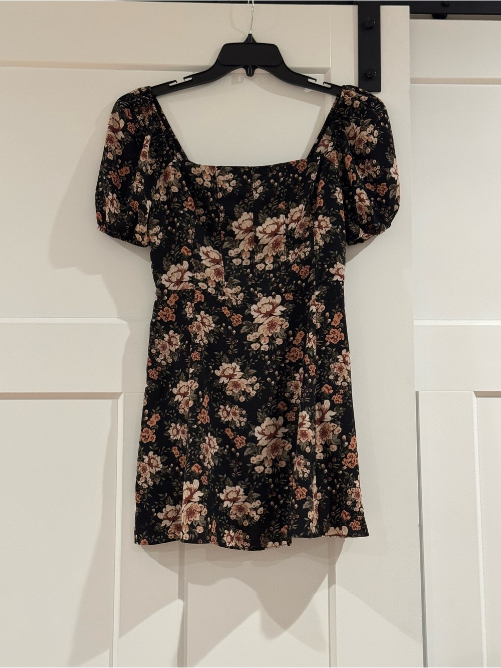 Abercrombie & Fitch Black Floral Puff-Sleeve Mini Dress